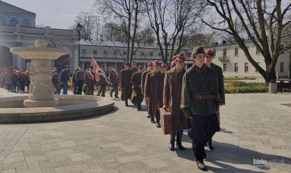 W poniedziałek, 15 kwietnia, ulicami Buska-Zdroju przemaszeruje VIII Marsz Katyński. To coroczne wydarzenie, podczas którego mieszkańcy oddają hołd ofiarom Zbrodni Katyńskiej
