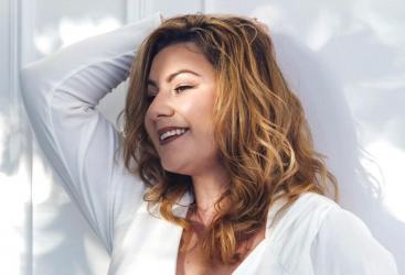 Muzyczna Tężnia w Busku-Zdroju zaprasza 7 listopada o godzinie 18:00 na wyjątkowy koncert Magdy Paradziej z cyklu Piosenki artystów, których już z nami nie ma. Będzie to wieczór pełen wspomnień, wzruszeń i niezapomnianych melodii, które na trwałe zapisały się w historii polskiej i światowej muzyki.