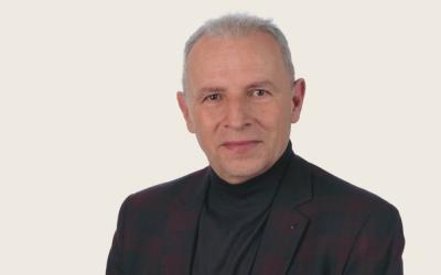 Podczas dzisiejszej, XVI sesji Rady Miejskiej w Busku-Zdroju poinformowano o rezygnacji Marka Bębenka z mandatu radnego. Powodem tej decyzji jest objęcie przez niego stanowiska dyrektora Miejsko-Gminnego Ośrodka Pomocy Społecznej w Busku-Zdroju, które uzyskał w wyniku rozstrzygniętego konkursu.