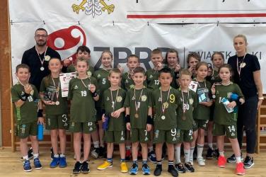 Handbalove Kids rozpoczyna nabór na zajęcia ogólnorozwojowe z elementami piłki ręcznej w roku szkolnym 2025/2026. To propozycja skierowana do dzieci, które chcą rozwijać sprawność fizyczną, poprawiać kondycję oraz poznawać zasady gry w piłkę ręczną w przyjaznej atmosferze.