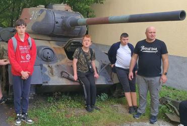 9 września, w dniu rocznicy Bitwy pod Broniną, Stowarzyszenie Daj Dziecku Nadzieję z siedzibą w Ośrodku Szkolno-Wychowawczym im. Bohaterów Września 1939 roku w Broninie zorganizowało wycieczkę do Rzeszowa w ramach realizacji zadania publicznego pn. Powrót do korzeni - wycieczka do Rzeszowa, śladami 22 Dywizji Piechoty Górskiej.