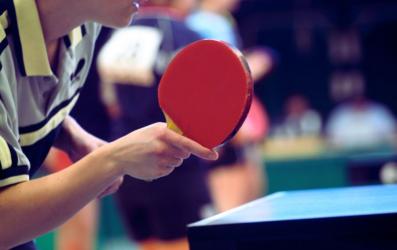 Specjalny Ośrodek Szkolno-Wychowawczy dla Niepełnosprawnych Ruchowo w Busku-Zdroju oraz Fundacja Błękitne Niebo zapraszają na Wojewódzki Turniej w Tenisie Stołowym, który odbędzie się w piątek, 10 października 2025 roku, w sali gimnastycznej ośrodka przy ul. Rehabilitacyjnej 1 w Busku-Zdroju.