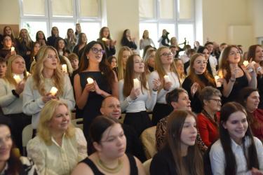 W Zespole Szkół Ponadpodstawowych im. Mikołaja Kopernika w Busku-Zdroju 7 października 2025 roku odbyło się wyjątkowe wydarzenie poświęcone obchodom Narodowego Święta Niepodległości.