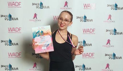 12 października 2025 roku w Ostravie odbyły się Mistrzostwa Europy Federacji WADF, podczas których wyjątkowy sukces odniosła Zuzanna Dąbrowska, uczennica I Liceum Ogólnokształcącego.