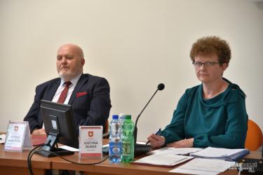 Podczas XX sesji Rady Miejskiej w Busku-Zdroju, która odbyła się w czwartek, przewodnicząca Justyna Nurek ogłosiła swoją rezygnację z pełnienia funkcji. Swoją decyzję przekazała radnym oraz władzom miasta, dziękując za dotychczasową współpracę.
