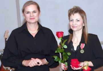 Nauczycielka z Buska-Zdroju, Katarzyna Komasara, została uhonorowana jednym z najwyższych odznaczeń w polskiej oświacie - Medalem Komisji Edukacji Narodowej.