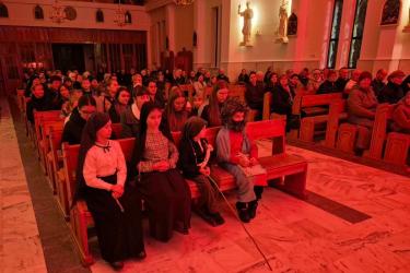 31 października 2025 roku w parafii pw. Bożego Ciała w Busku-Zdroju odbyło się wydarzenie modlitewne Noc Świętych, przeżywana pod hasłem Zapal światło świętości. Był to czas refleksji, modlitwy i wdzięczności za dar świętych i błogosławionych, którzy swoją postawą ukazali piękno wiary i miłości do Boga.