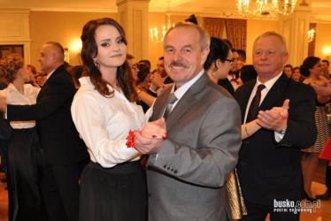 Maturzyści z Zespołu Szkół Ponadpodstawowych im. Mikołaja Kopernika w Busku-Zdroju już w ten weekend będą świętować jeden z najważniejszych wieczorów w szkolnym kalendarzu. Tegoroczna studniówka odbędzie się w Pałacu w Konarach i - jak co roku - stanie się symbolicznym momentem odliczania do egzaminu dojrzałości.