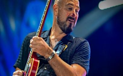 Muzyczna Tężnia ponownie stanie się przestrzenią spotkania z muzyką najwyższej próby. W piątek, 6 lutego 2026 roku, w Domu Zdrojowym Kompleksu Tężnia Busko wystąpi Danny Handley - brytyjski gitarzysta i wokalista, znany szerokiej publiczności z zespołu The Animals and Friends.