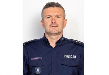 Asp. Krzysztof Kular jest dzielnicowym pozamiejskim w rejonie służbowym nr V, obejmującym część gminy Busko-Zdrój. Od 16 lutego 2026 r. trwa plebiscyt na SuperDzielnicowego 2026, organizowany w ramach kampanii #DzielnicaBEZstrachu przez Komendę Główną Policji, Telewizję Puls i ekipę serialu Dzielnica strachu. Celem jest wyróżnienie dzielnicowych za ich pracę i zaangażowanie.