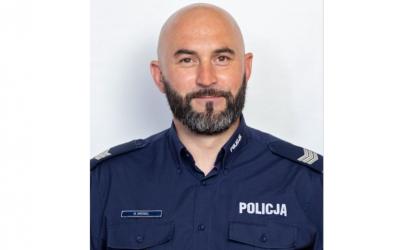 Sierż. szt. Marcin Wróbel jest dzielnicowym pozamiejskim w rejonie służbowym nr IX obejmującym gminę Pacanów. Od 16 lutego 2026 r. trwa plebiscyt na SuperDzielnicowego 2026, organizowany w ramach kampanii #DzielnicaBEZstrachu przez Komendę Główną Policji, Telewizję Puls i ekipę serialu Dzielnica strachu. Celem jest wyróżnienie dzielnicowych za ich pracę i zaangażowanie.