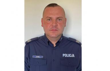 Sierż. szt. Bartłomiej Sagan jest dzielnicowym pozamiejskim w rejonie służbowym nr XII obejmującym gminę Wiślica. Od 16 lutego 2026 r. trwa plebiscyt na SuperDzielnicowego 2026, organizowany w ramach kampanii #DzielnicaBEZstrachu przez Komendę Główną Policji, Telewizję Puls i ekipę serialu Dzielnica strachu. Celem jest wyróżnienie dzielnicowych za ich pracę i zaangażowanie.