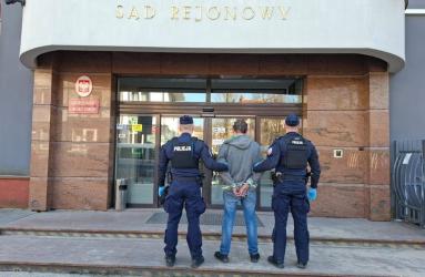 33-letni mieszkaniec Buska-Zdroju został ukarany grzywną w wysokości 1000 złotych za zakłócenie spokoju i porządku publicznego. Wyrok zapadł w trybie przyspieszonym przed Sądem Rejonowym w Busku-Zdroju po wtorkowej awanturze na izbie przyjęć miejscowego szpitala.