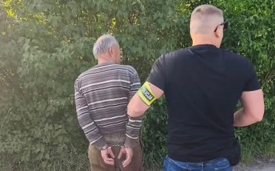 Zakończyły się prowadzone od piątku intensywne poszukiwania 65-letniego mężczyzny, które miały związek ze śmiercią 64-letniej kobiety w Borkowie. W niedzielny poranek policjanci odnaleźli i zatrzymali poszukiwanego na terenie kieleckiego Biesaku.