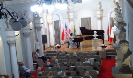 Busko-Zdrój po raz kolejny stanie się letnią stolicą muzyki fortepianowej. Już od 19 do 25 lipca odbędzie się XXXI Międzynarodowy Festiwal Lato z Chopinem im. Barbary Hesse-Bukowskiej - wydarzenie, które od ponad trzech dekad przyciąga wybitnych pianistów i miłośników muzyki klasycznej.