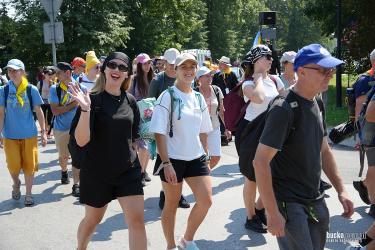 Już po raz 45. wierni z diecezji kieleckiej wyruszyli na Jasną Górę, by wspólnie modlić się przed cudownym obrazem Matki Bożej Częstochowskiej. Tegoroczna Kielecka Piesza Pielgrzymka rozpoczęła się 5 sierpnia w Wiślicy i potrwa do 13 sierpnia. Zobacz relację z wyjścia pielgrzymów z Buska-Zdroju.