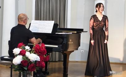 Wyjątkowe arie operowe, operetkowe oraz najpiękniejsze polskie pieśni zabrzmiały w Sali Koncertowej Sanatorium Marconi. Koncert uczestników warsztatów wokalnych był kolejnym wydarzeniem odbywającym się w ramach XII Międzynarodowego Festiwalu Muzycznego Bella Voce. Zapraszamy do obejrzenia materiału wideo z tego wydarzenia.