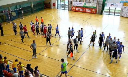 FUTSAL TEAM BUSKO-ZDRÓJ rozpoczął sezon 2026/2027 w 1. Polskiej Lidze Futsalu meczem z Ruchem Chorzów Futsal. Buska drużyna zaprezentowała się bardzo dobrze, jako pierwsza strzeliła bramkę, ale ostatecznie goście okazali się skuteczniejsi i mecz zakończył się wynikiem 1:2.