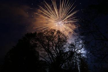 W dawnej polskiej kulturze wiejskiej sylwester nie był świętowany. Jednak w latach 70. i 80. XIX wieku zaczęły się pojawiać organizowane przez młodzież zabawy noworoczne. Starsze pokolenie mieszkańców wsi jednak w nich nie uczestniczyło.