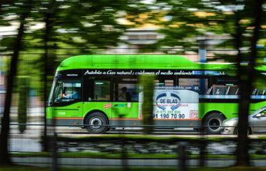 Trasa Polska-Niemcy to nie tylko podróże biznesowe czy turystyczne, ale także codzienność dla wielu osób mieszkających i pracujących w tych krajach. W dobie rozwiniętej infrastruktury transportowej przewozy autobusowe stały się niezwykle popularną opcją podróży między tymi krajami.