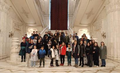 W dniach 17-22 marca 2024 r. uczniowie oraz nauczyciele z Publicznej Szkoły Podstawowej im. Jana Pawła II w Zbludowicach wraz z partnerami z Turcji i Grecji uczestniczyli w spotkaniu w Rumunii. Wizyta została zorganizowana ramach projektu Unity in Diversity współfinansowanego ze środków unijnych. 