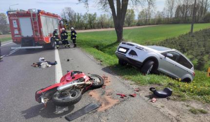 W niedzielę, 7 kwietnia w miejscowości Mietel, gmina Stopnica, doszło do wypadku drogowego z udziałem motocyklisty.  W wyniku zderzenia kierujący jednośladem został przetransportowany helikopterem Lotniczego Pogotowia Ratunkowego do szpitala.