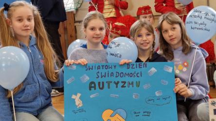 W dniu 4 kwietnia Publiczna Szkoła Podstawowa nr 1 w Busku-Zdroju wyjątkowo obchodziła Dzień Akceptacji Autyzmu.