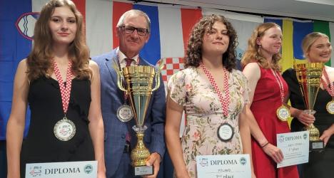 Zawodnicy z Buska-Zdroju znakomicie zaprezentowali się na mistrzostwach świata w wędkarstwie rzutowym w chorwackiej Crikvenicy. Reprezentacja Polski zdobyła 10 medali, a wśród nich Natalia i Karolina Kolarz oraz Jacek i Maciej Kuzowie, którzy sięgali po podium indywidualnie i drużynowo.