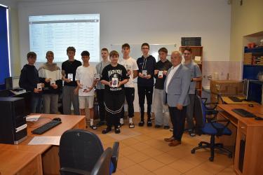 W Zespole Szkół Techniczno-Informatycznych w Busku-Zdroju odbyła się piąta edycja konkursu informatycznego Brainwash. Wydarzenie zorganizowano z okazji Światowego Dnia Programisty, który przypada w 256. dniu roku.