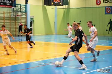 Zespół BSF Busko-Zdrój zainaugurował nowy sezon 2. Ligi Futsalu remisując na wyjeździe z drużyną GKS Futsal Nowiny 3:3. Spotkanie, które odbyło się w niedzielę, dostarczyło kibicom wielu emocji i stało na wysokim poziomie sportowym.