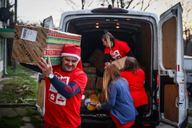 W sobotę, 15 listopada o godzinie 8.00, Szlachetna Paczka udostępniła internetową bazę rodzin, którym można pomóc w tegorocznej edycji programu. Organizatorzy podkreślają, że niewielkim wysiłkiem, szczególnie działając wspólnie z rodziną, przyjaciółmi czy współpracownikami, można realnie odmienić życie osób znajdujących się w trudnej sytuacji.