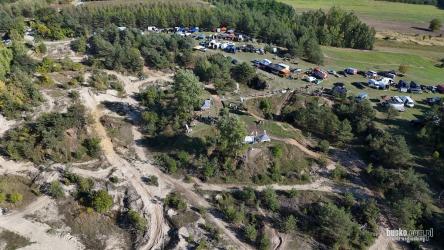 Władze Buska-Zdroju informują o planach stworzenia amfiteatru w miejscowości Szaniec, w bezpośrednim sąsiedztwie lokalnego kamieniołomu.