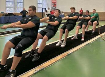 Uczniowie Zespołu Szkół Centrum Kształcenia Rolniczego im. Bolesława Chrobrego w Chrobrzu odnieśli historyczny sukces podczas Finałów V Mistrzostw Polski Szkół Rolniczych w Przeciąganiu Liny 2025 w Warszawie.