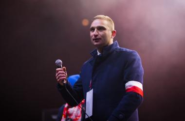 W piątek, 23 stycznia 2026 roku o godz. 17:00 w Pensjonacie Sanato przy ul. 1 Maja 29 w Busku-Zdroju odbędzie się otwarte spotkanie poświęcone zagadnieniom suwerenności państwa, bezpieczeństwa wewnętrznego oraz sprzeciwu wobec unijnego paktu migracyjnego. Organizatorem wydarzenia jest Klub Gazety Polskiej Busko-Zdrój.