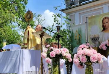Boże Ciało w Busku-Zdroju będzie okazją do wspólnego świętowania przez wiernych wszystkich parafii miasta. Trzy niezależne procesje eucharystyczne połączą się przy czwartym ołtarzu, gdzie homilię wygłosi biskup Andrzej Kaleta.