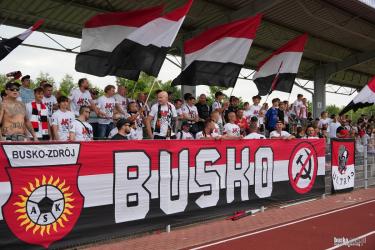 Po ponad 20 latach przerwy AKS 1947 Busko-Zdrój ponownie zagrał na poziomie 3. ligi. Historyczna inauguracja sezonu przyciągnęła na stadion miejski przy ul. Kusocińskiego tłumy kibiców, którzy stworzyli znakomitą atmosferę i przez całe spotkanie głośno wspierali swoją drużynę. Mecz z Wisłoką Dębica zakończył się remisem 1:1.