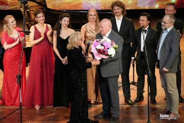 Najlepsi młodzi wokaliści z Polski i zagranicy wystąpili na jednej scenie, kończąc tegoroczną edycję Międzynarodowego Festiwalu Muzycznego Bella Voce. Koncert Laureatów był nie tylko podsumowaniem konkursowych zmagań, ale także okazją do zaprezentowania publiczności wykonawców, którzy w ostatnich dniach zachwycili jury swoimi umiejętnościami.