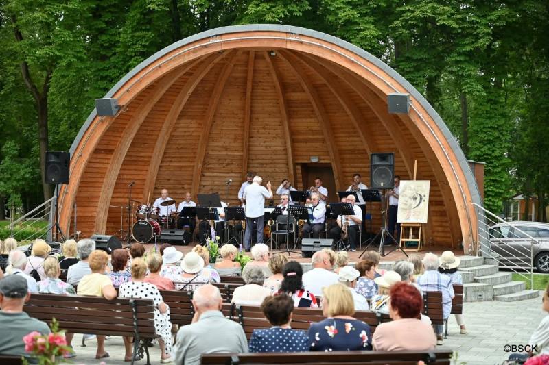 Ju� w ten weekend startuje Festiwal Krystyny Jamroz. Sprawd� program na sobot� i niedziel�. Foto: 43063_koncert_orkiestry_detej_muszla_koncertowa_par_busko.jpg 