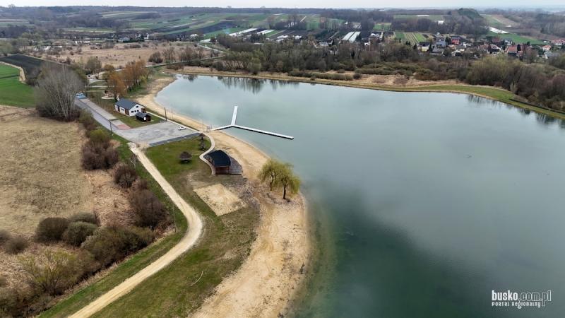 K�pielisko w Radzanowie rusza ju� w sobot�. Sanepid potwierdzi� dobr� jako�� wody. Foto: 43065_42608_rewitalizacja_radzanowa_2026_009.JPG 