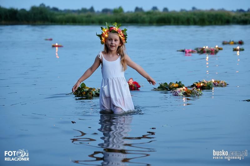 Wianki nad Nid� odby�y si� nad pi�czowskim zalewem. Powr�ci�y �wi�toja�skie tradycje (foto). Foto: 43085_wianki_nad_nida_pinczow_2026_010.jpg 