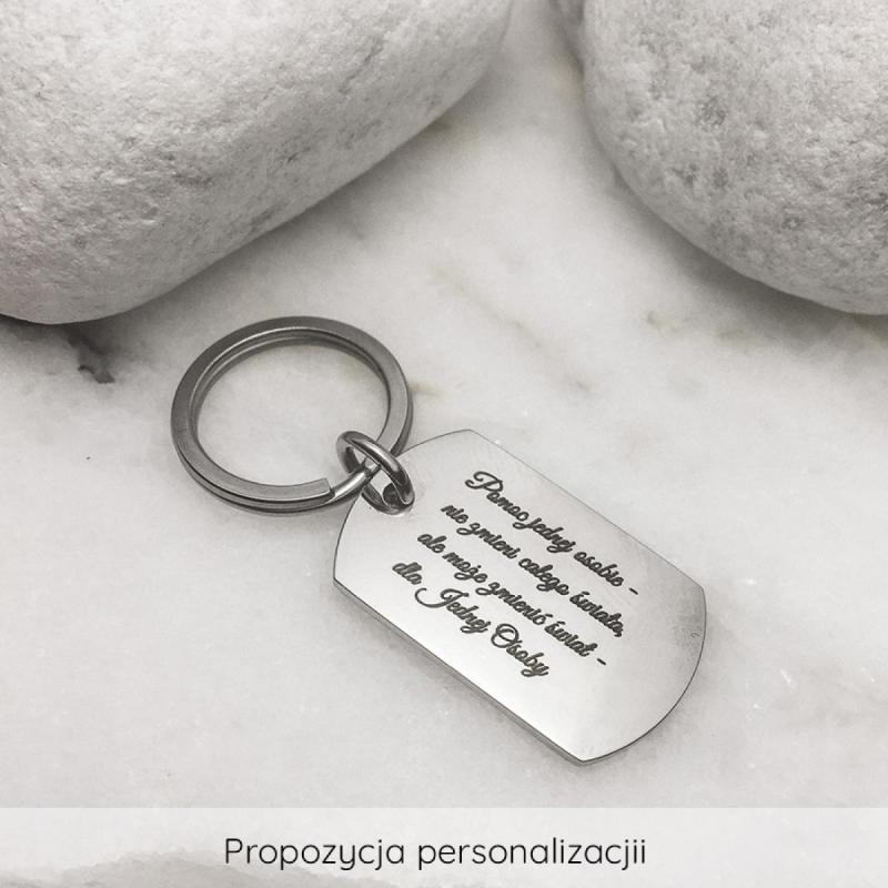 Brelok z grawerem dla m�czyzny - ma�y detal o wielkim znaczeniu. Jak stworzy� upominek z klas�?. Foto: 43105_brelok_z_grawerem_na_prezent.jpg 