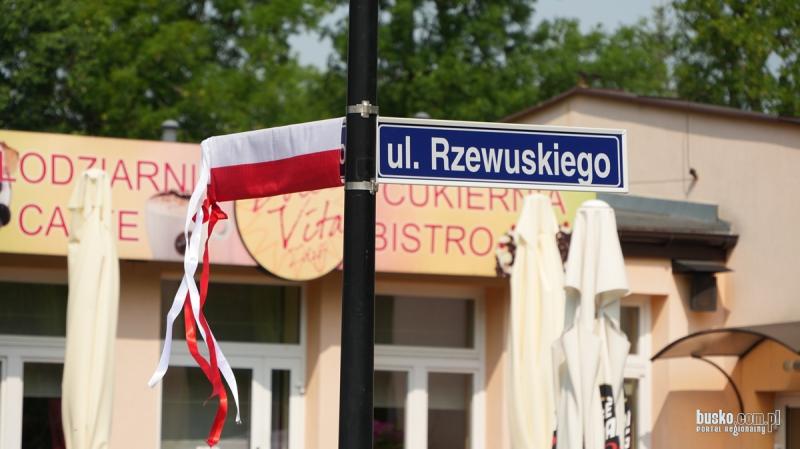 Aleja w Parku Zdrojowym otrzyma�a imi� Mariana �cis�o. Busko-Zdr�j uhonorowa�o zas�u�onego dla uzdrowiska. Foto: 43107_nadanie_alei_imienia_scislo_2026_005.jpg 