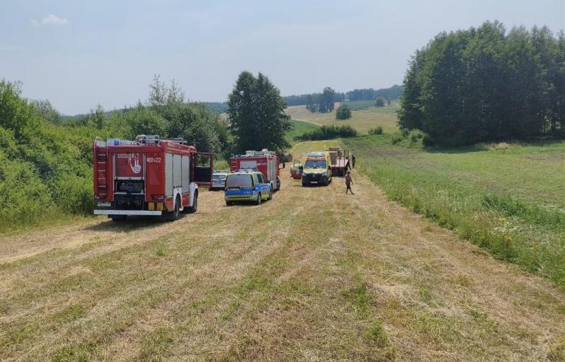 Tragiczny wypadek w Kikowie. Nie żyje 14-letnia dziewczynka przygnieciona przez ciągnik. Foto: 43110_smiertelny_wypadek_kikow_gmina_solec_2.jpg 