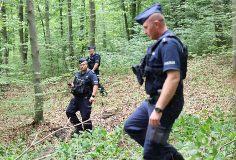 Trwaj� intensywne poszukiwania 65-latka z powiatu kieleckiego. Foto: 43136_polcjaposzukuje_podejrzanego_mezczyzny_borkow_003.jpg 
