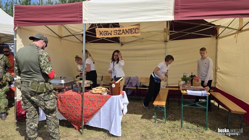 Szaniec 2026. Piknik Militarny przyciągnął miłośników wojskowości i survivalu (foto). Foto: 43137_piknik_militarny_szaniec_2026_036.jpg 