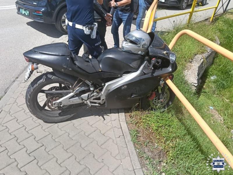 . Foto: 43142_motocyklem_probowal_uciekac_przed_policja_1.jpg 