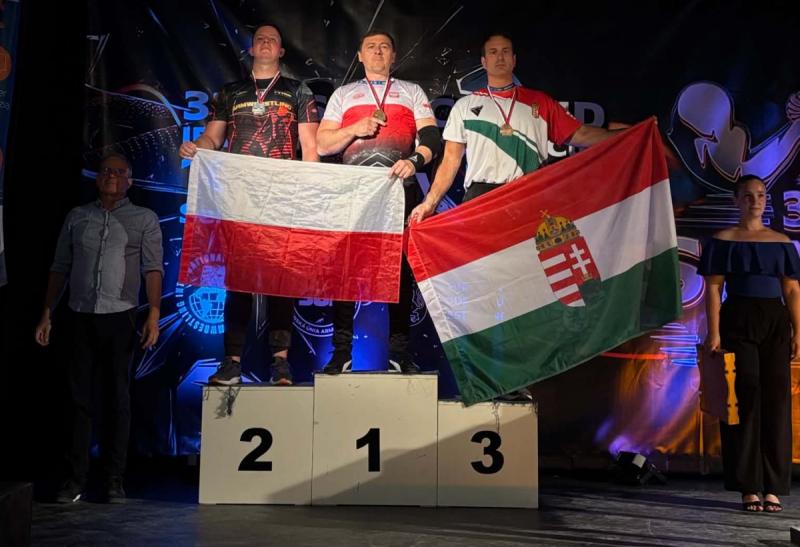Przemys�aw Ciba z Buska-Zdroju zdoby� dwa z�ote medale na Pucharze �wiata IFA. Foto: 43179_przemyslaw_ciba_mistrz_swiata_2.jpg 