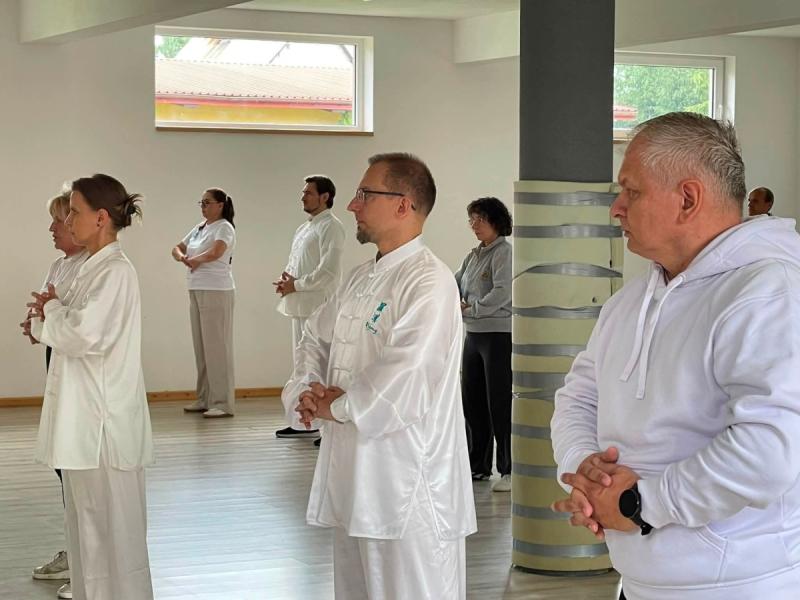 Lider Buskiego Klubu Kung-Fu doskonali� umiej�tno�ci. Chce rozwija� Luohan Qigong w Busku-Zdroju. Foto: 43181_andrzej_cuprujak_socha_szkolenie_2.jpg 