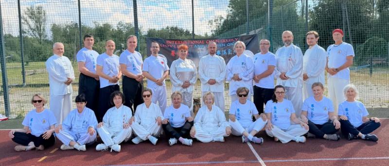Lider Buskiego Klubu Kung-Fu doskonali� umiej�tno�ci. Chce rozwija� Luohan Qigong w Busku-Zdroju. Foto: 43181_andrzej_cuprujak_socha_szkolenie_4.jpg 