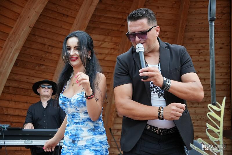 Kordian porwa� publiczno�� w Busku-Zdroju. Tak zako�czy� si� festyn z okazji �wi�ta Policji. Foto: 43211_koncert_kordian_busko_063.JPG 